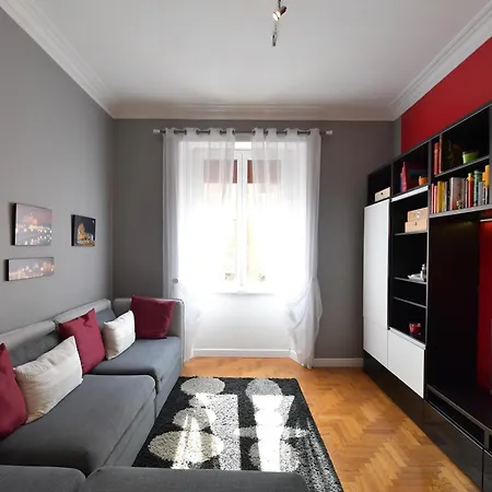 Lara Apartment *